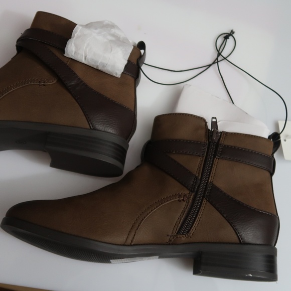 New H&M Brown Vegan Leather Boots Ankle Booties - Picture 3 of 8